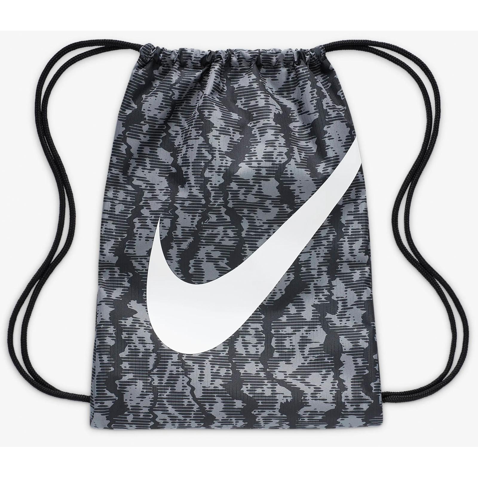 Рюкзак-мішок Nike Y NK DRAWSTRING - CAT AOP FA24 12L чорний, сірий Діт 35х46 см